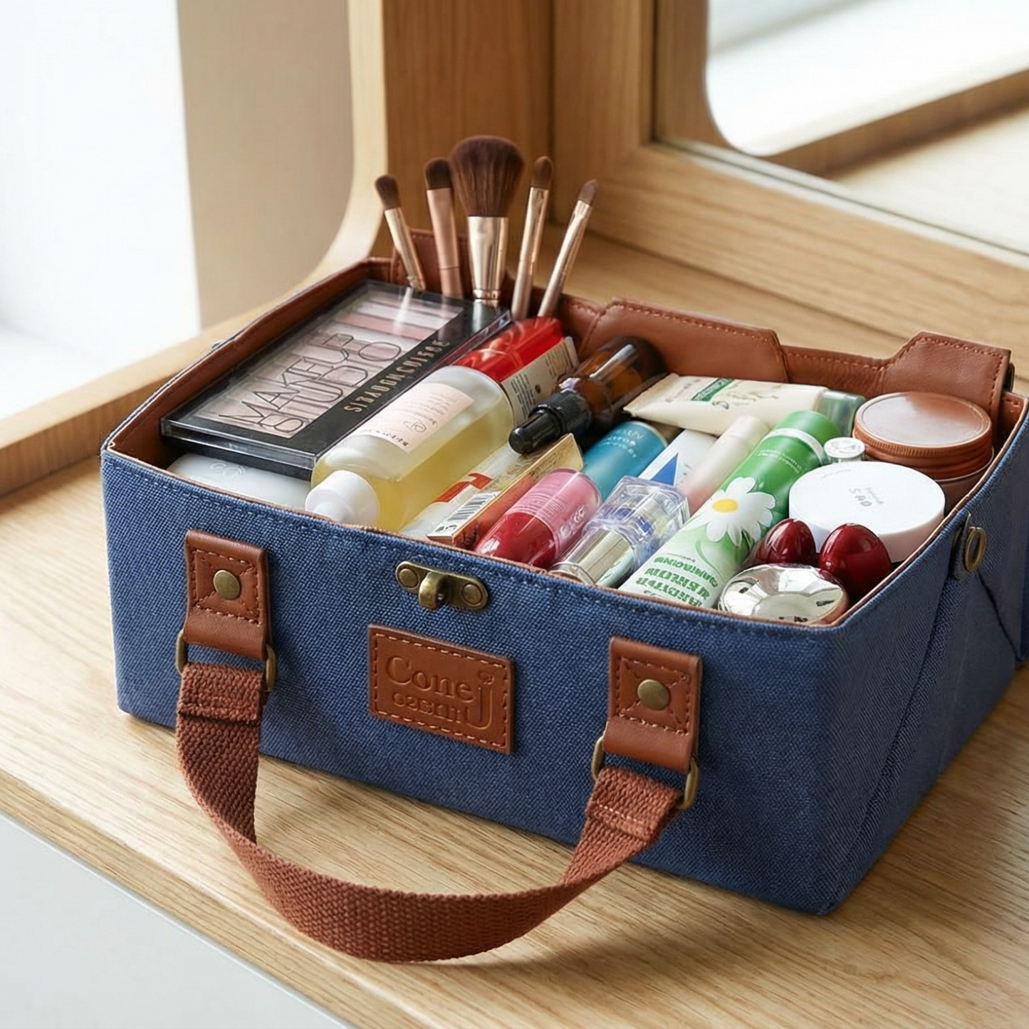 MagniCase - Magnetic Makeup Organizer